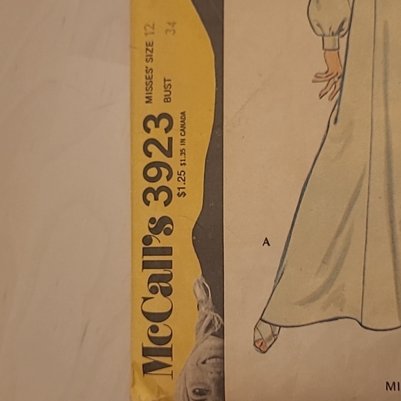 1973 McCalls 3923 " Pounds Thinner Pattern" Misses Dresses and Jacket - Picture 3 of 12